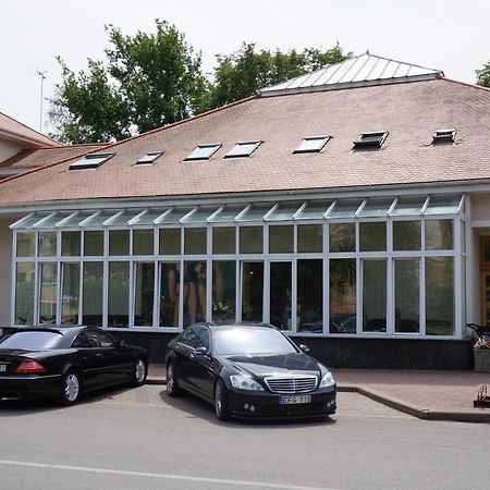 Du Broliai Hotel Palanga Ngoại thất bức ảnh
